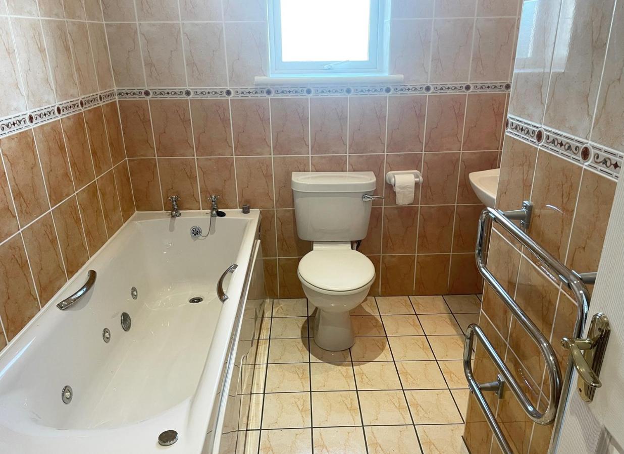 Ballycotton Holiday Apartment No 6 By Trident Holiday Homes Eksteriør billede